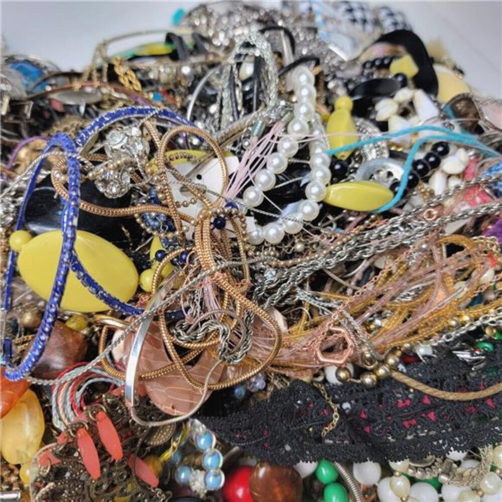 Huge Estate Junk Drawer Lot 3LB+ – Vtg/Mod Costume Rhinestones Gold Silver Tone - Picture 12 of 12